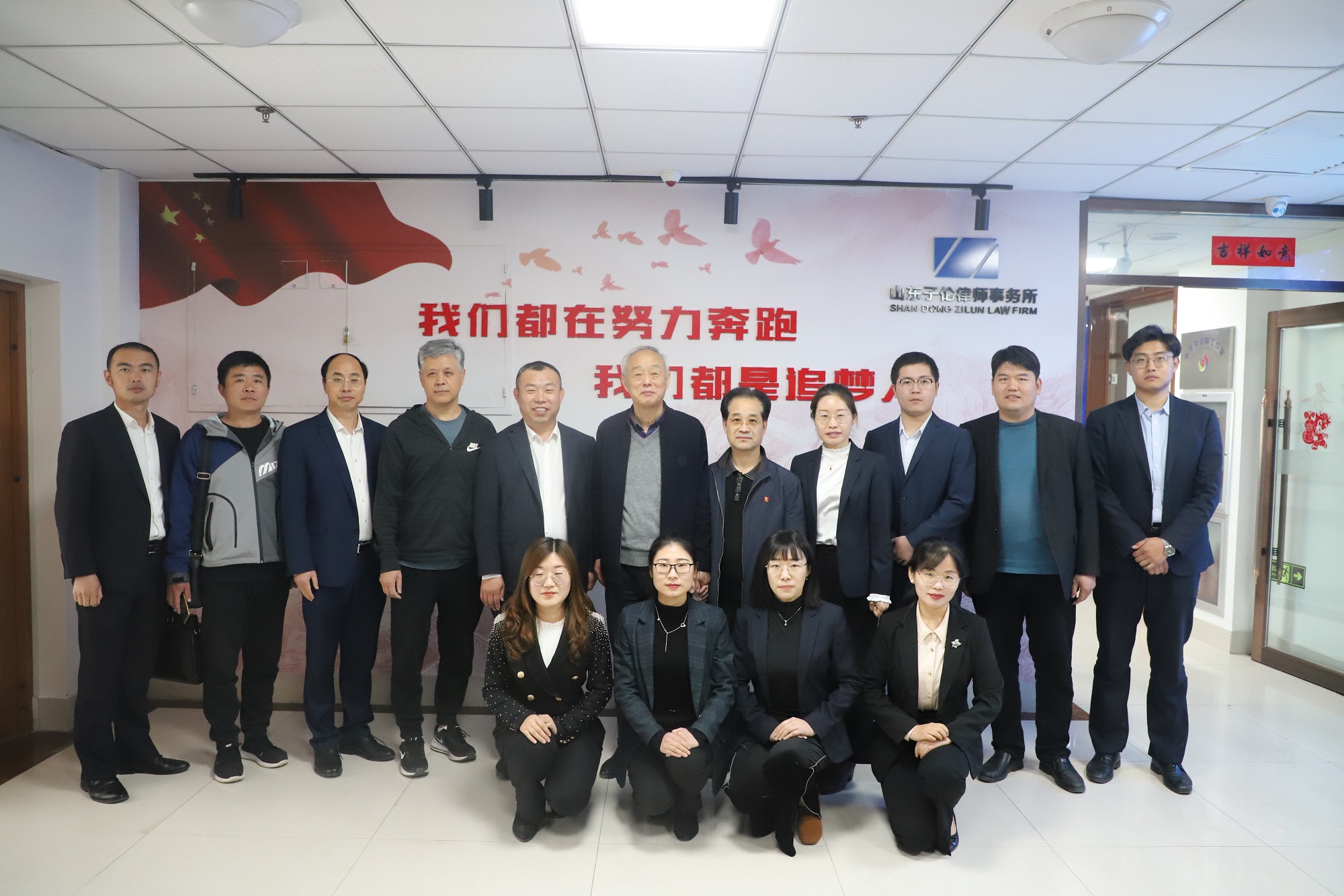 1618813741360867.jpg b29e460122e81d33f9bed2e10302847.jpg